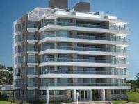 Edificio en Brava 4010 1 chica